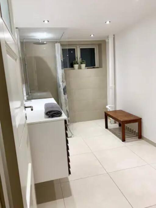 Close To Centrum, And Subway Apartment *